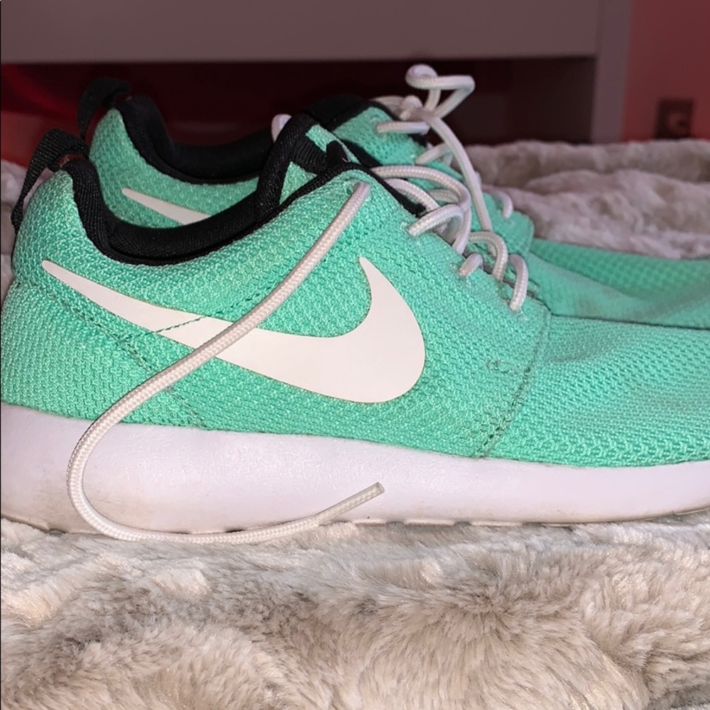 Mint Green Roshe Runs